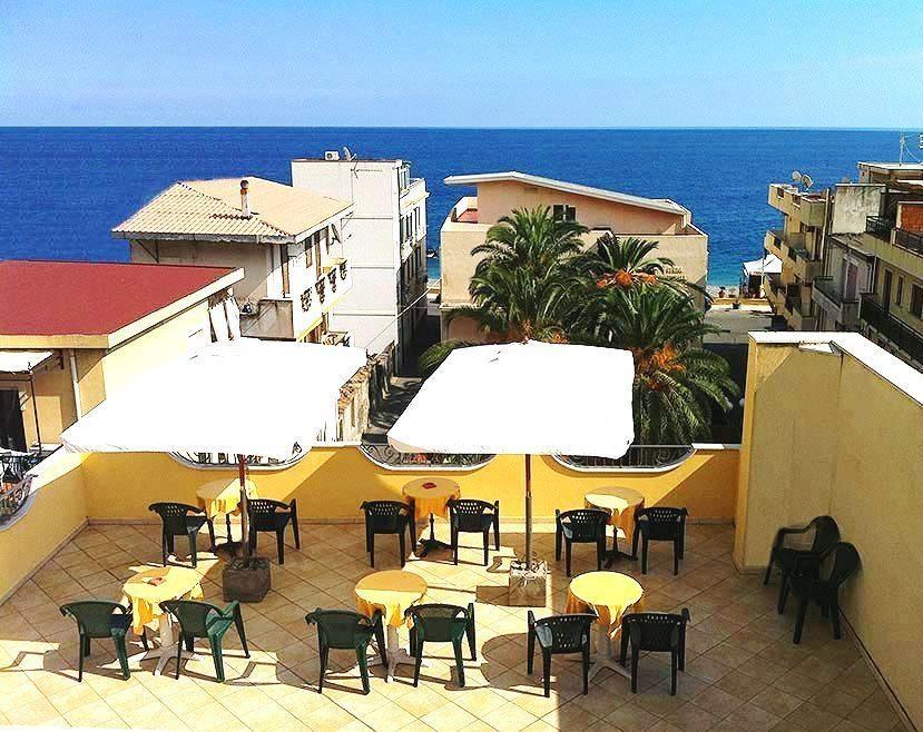 Hotel Sylesia Letojanni Buitenkant foto
