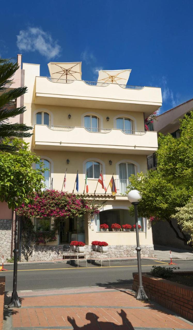 Hotel Sylesia Letojanni Buitenkant foto